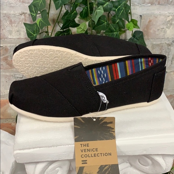 NEW Womens Toms Black Canvas Multi colored Stripes - Picture 2 of 5